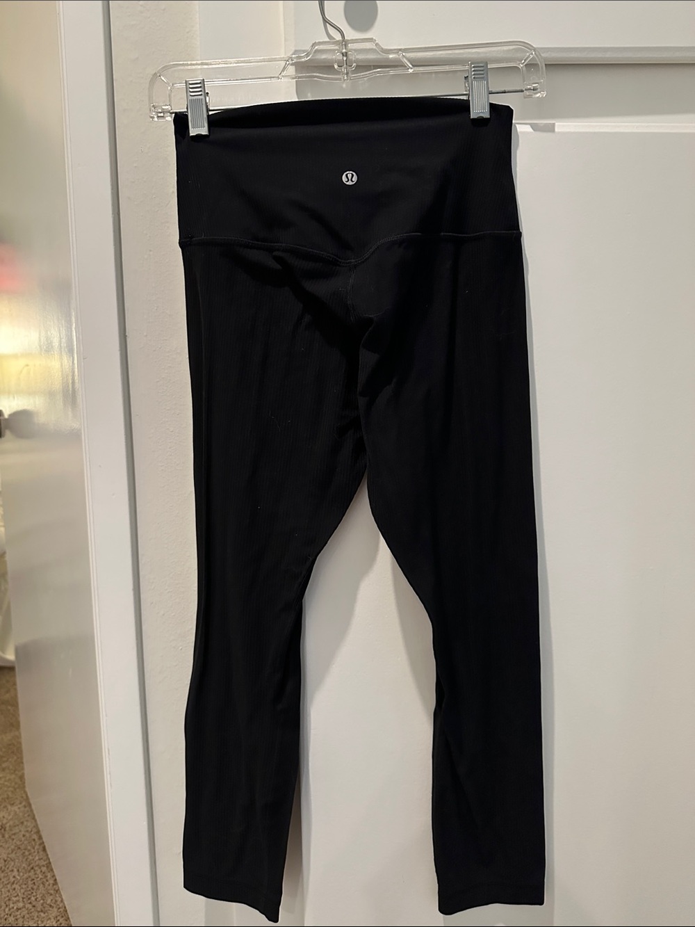 lululemon women’s Black Ribbed Align High-Rise Leggings - size 6